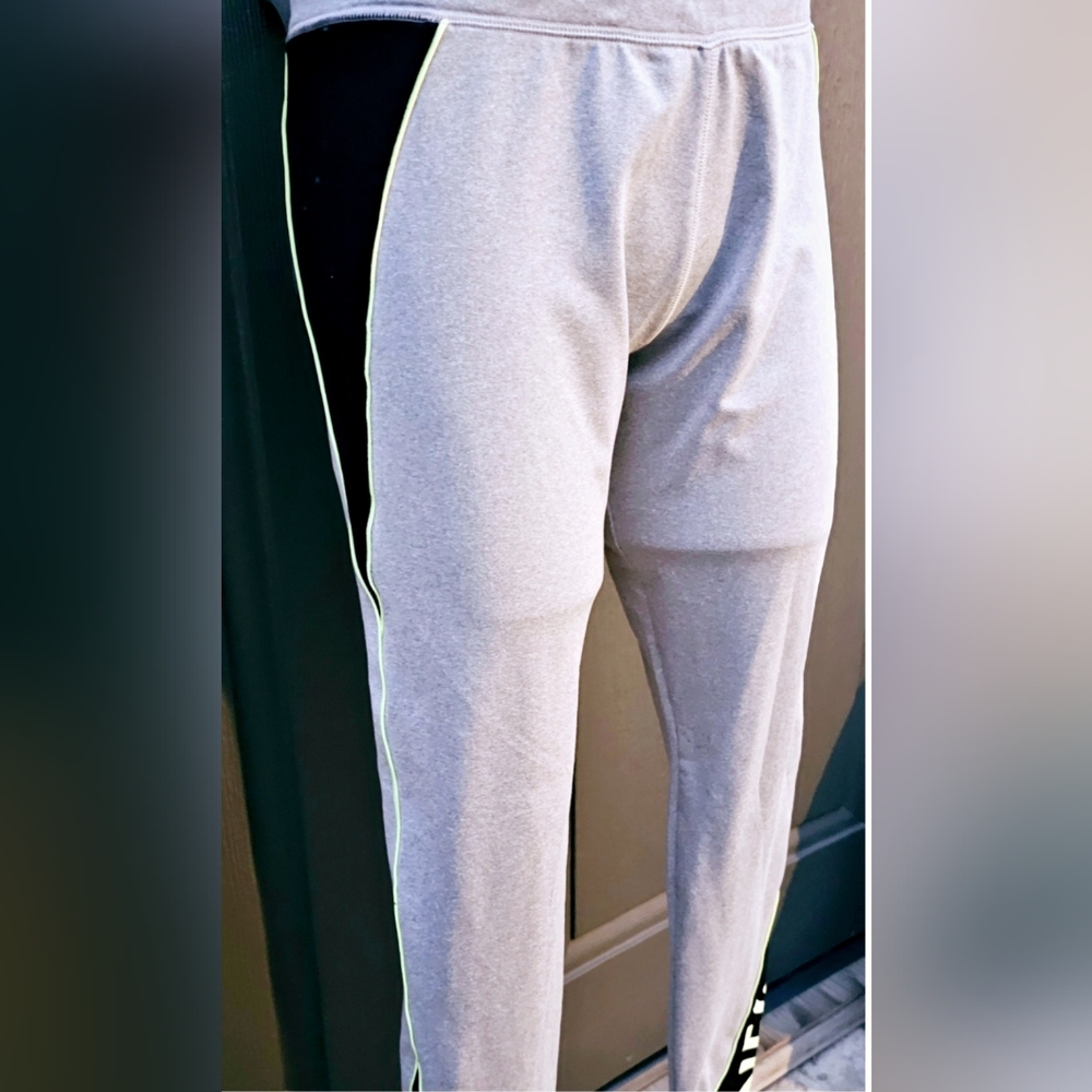 MEDIUM ADIDAS PANTS - Picture 3 of 9